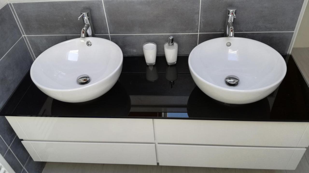 Charme Lake Loft Испра Экстерьер фото