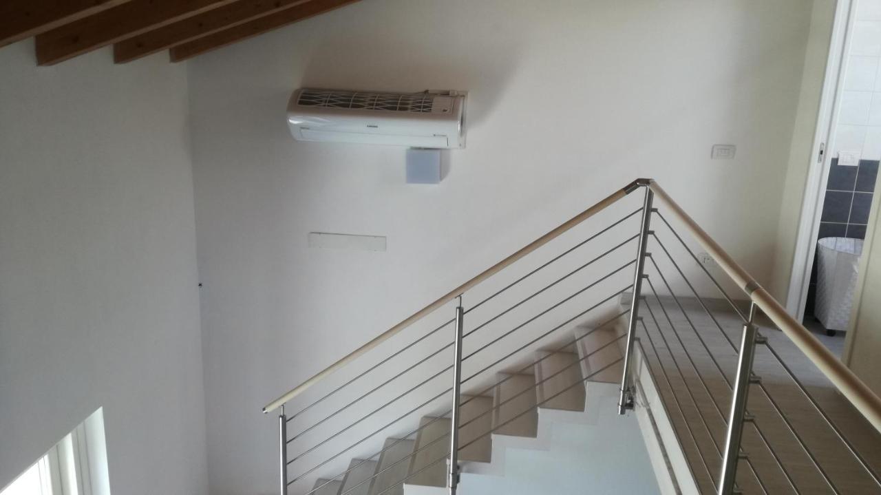 Charme Lake Loft Испра Экстерьер фото